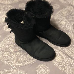 Ugg Bailey bow size 9 black guc